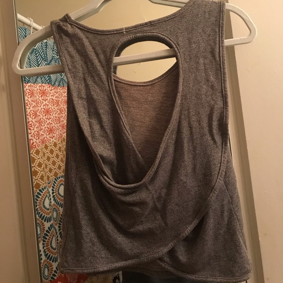 BOGO cropped gray tank w cutout back - Picture 4 of 4